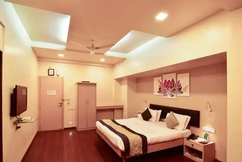 Standard Double room with balcony (full double bed)