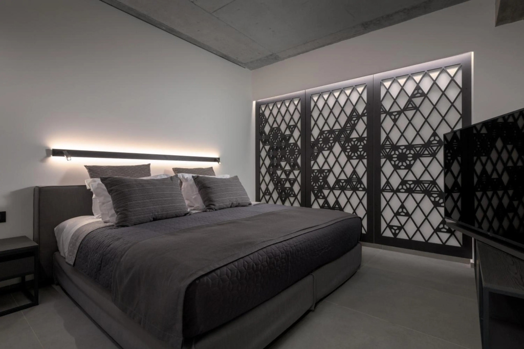 Essence Suites — 4
