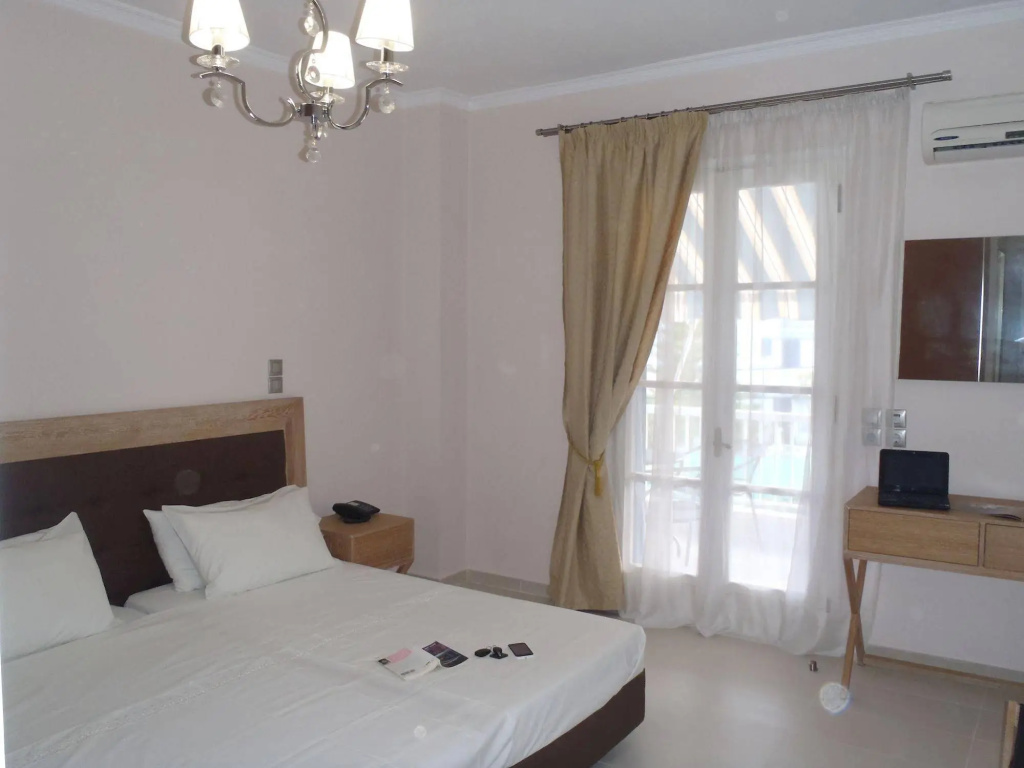 Ilioxenia Studio & Apartments — 2