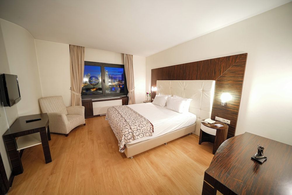 Полулюкс в Surmeli Istanbul Hotel