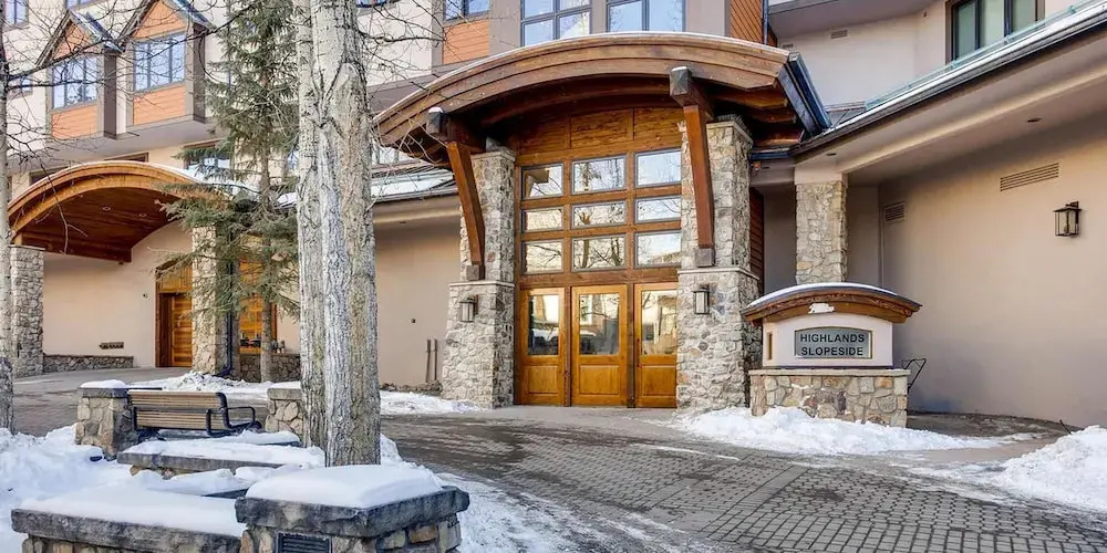 Highlands Slopeside #207 3 Bedroom Condo by RedAwning