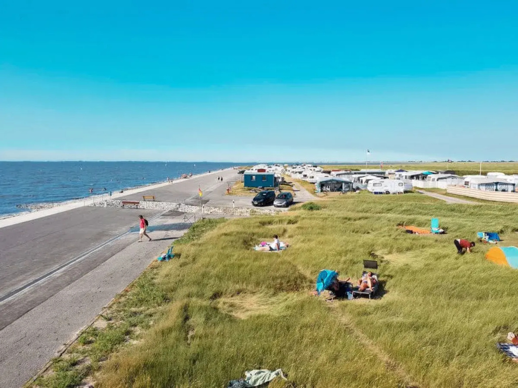 Beach & Waterfront