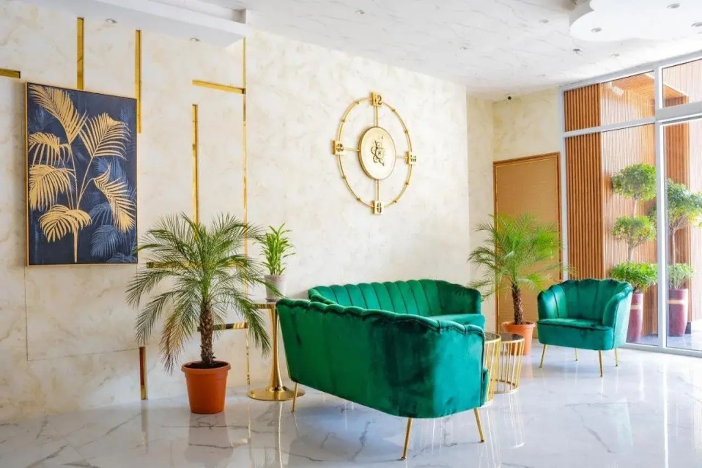 Raha Grand Hotel — фото