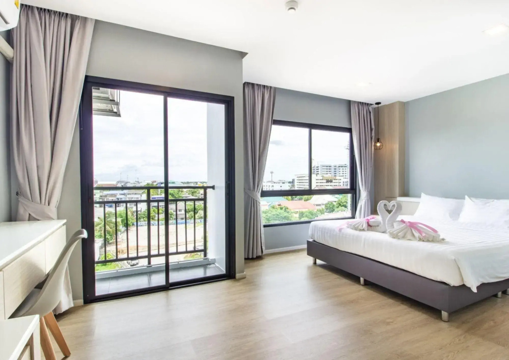 Deluxe Double room (full double bed)