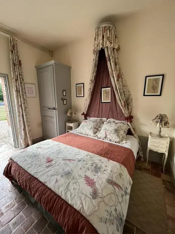 Standard Double room (full double bed)