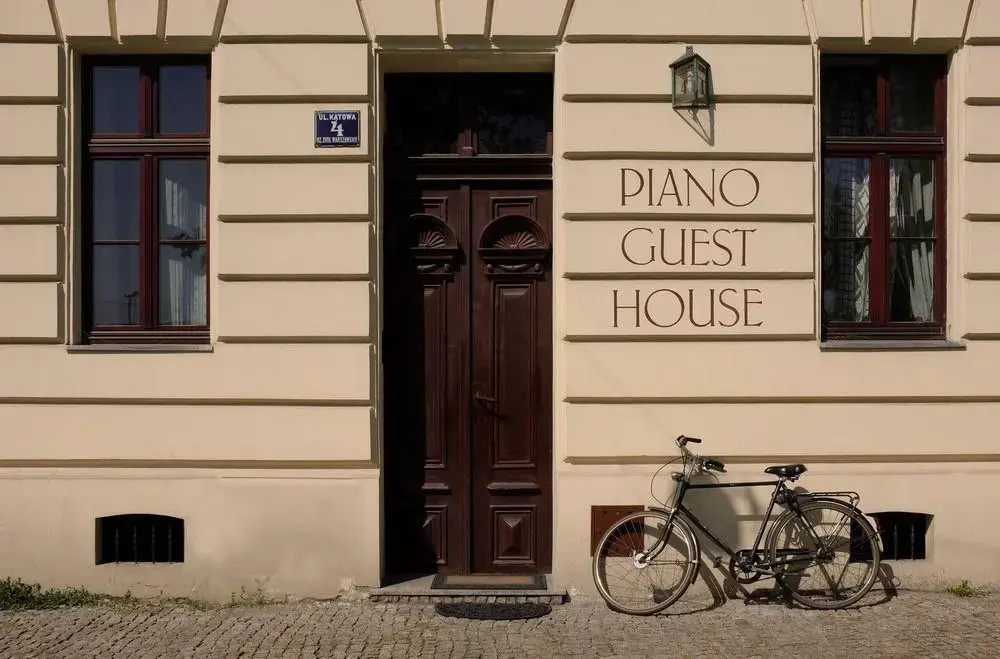 Piano Guest House