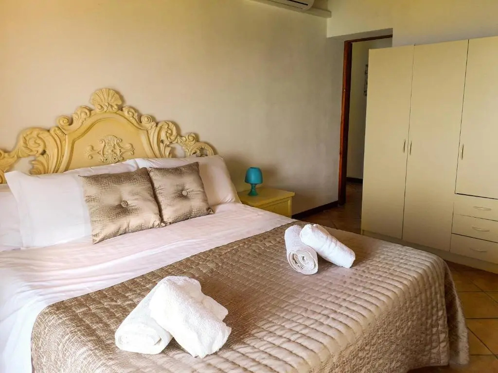 2 Bedrooms Attic Apartment with sea view