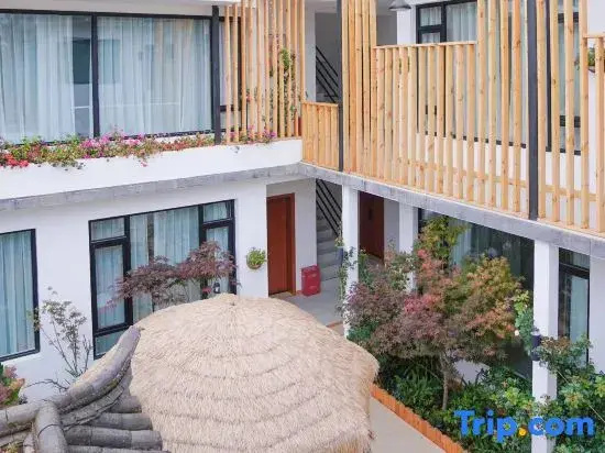 Sanxun Ancient City Panorama Homestay (Lijiang Ancient City Waterwheel Branch)