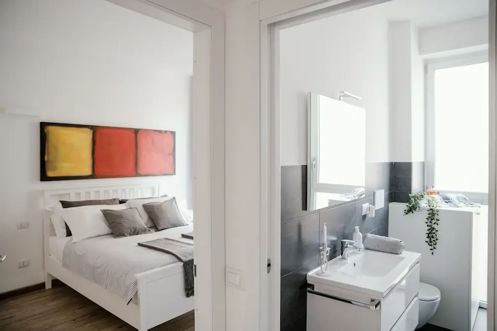 Mark's Gallery Apartment by MyHomeInComo