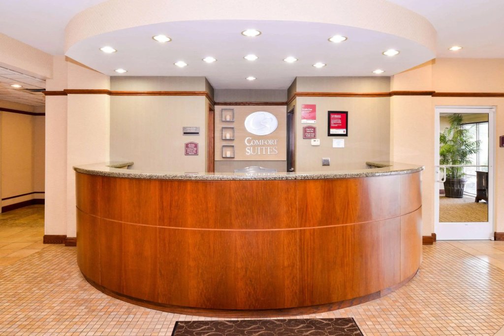 Lobby & Reception