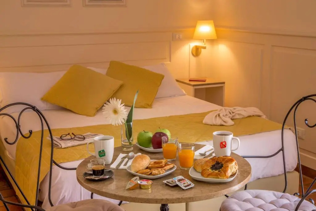 Standard Triple room