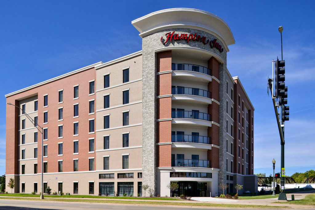 Hampton Inn Cedar Falls Downtown