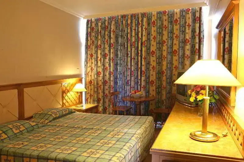 Estella Hotel & Apartments - Chambres