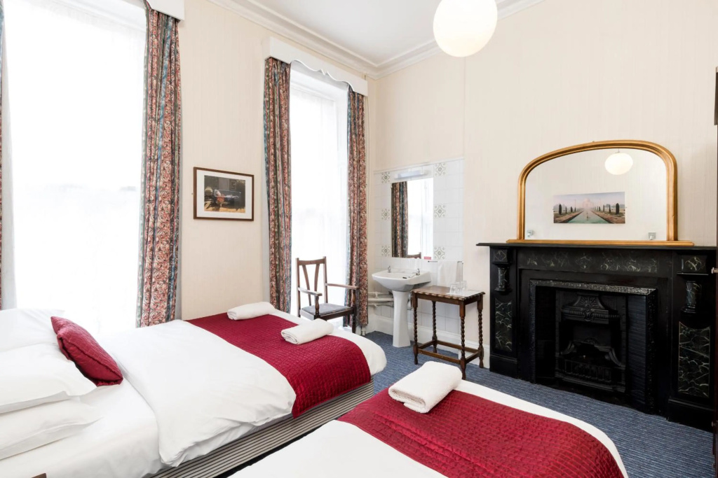 Отель St Athans Hotel в Лондоне