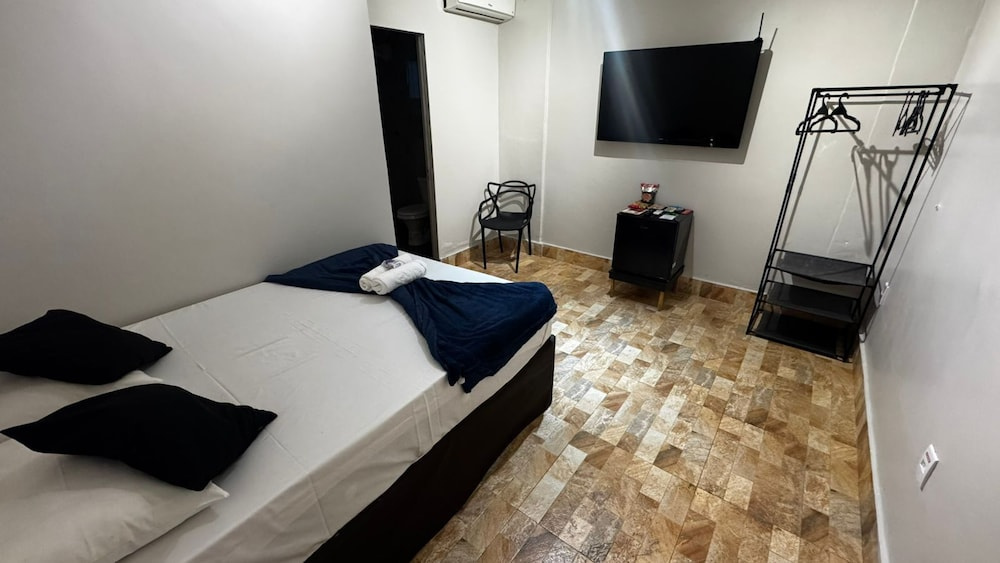 Deluxe Double room (full double bed)