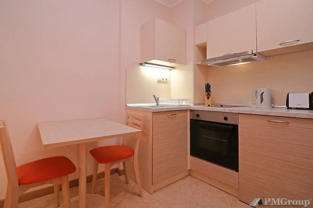 Food & Beverage