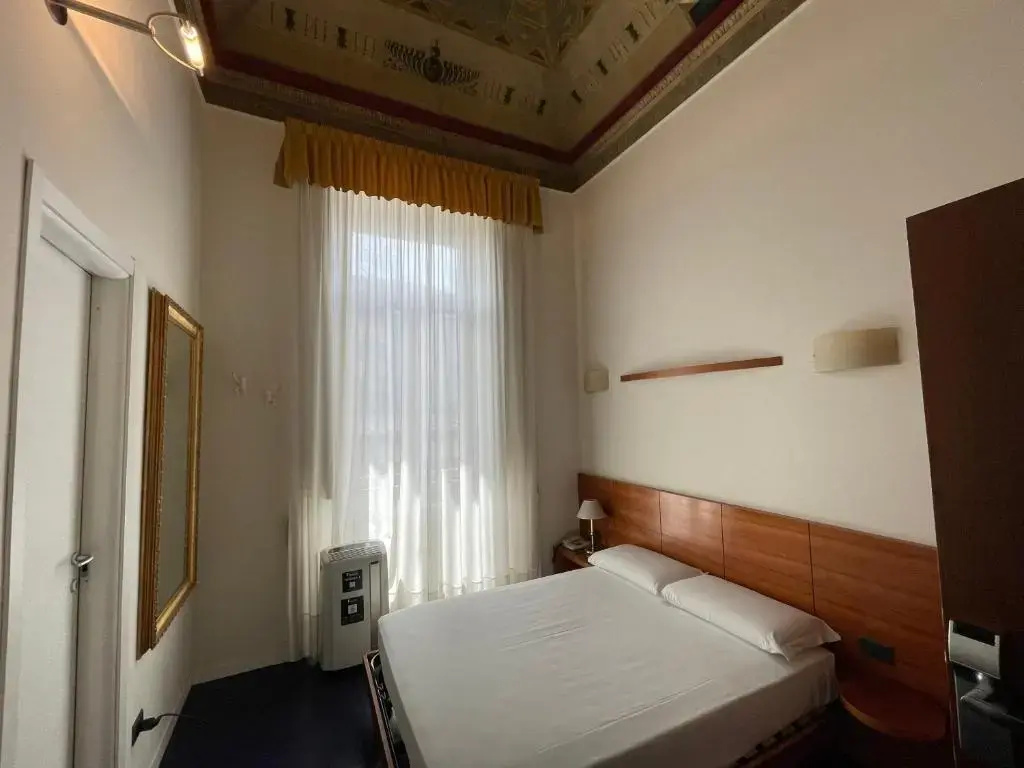 Economy room