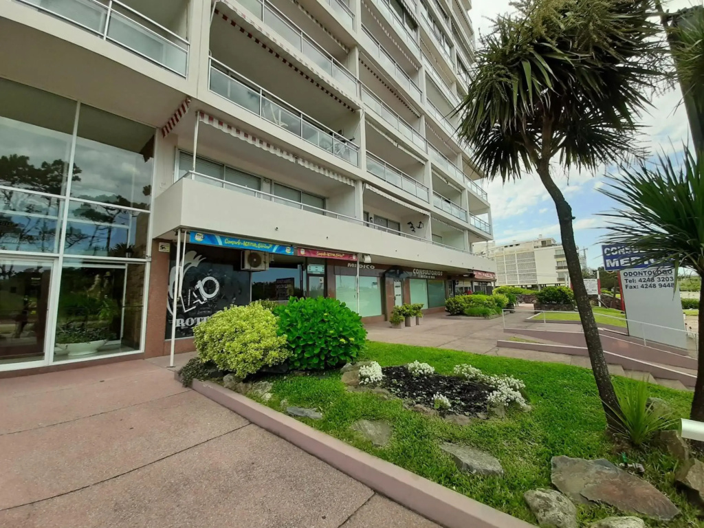 CASA AZUL Primera linea mar I Playa Mansa Parada 10 Edificio Isla de Gorriti