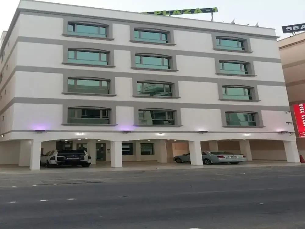 Oyo 107 Dana Plaza 1