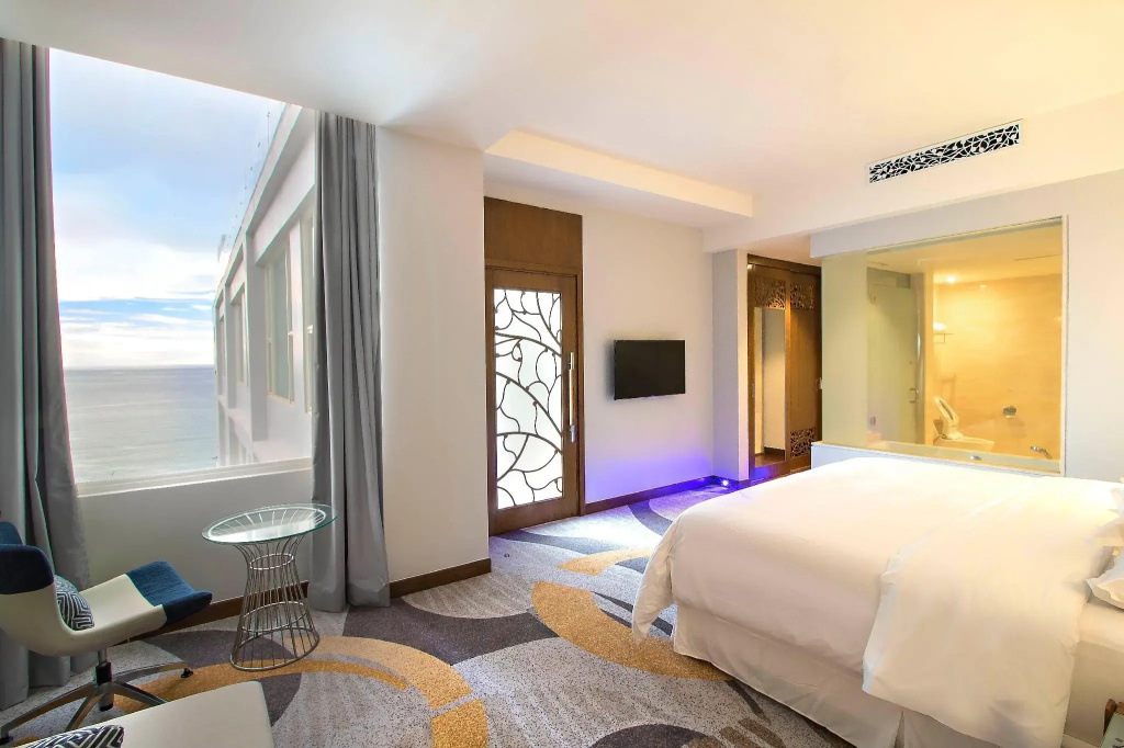 Grand Double Suite with sea view (full double bed)