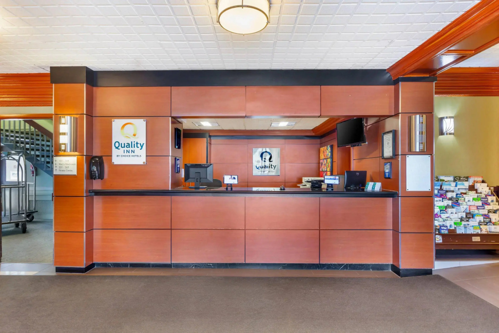 Quality Inn Toronto Airport — фото