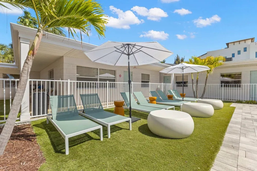 Studio w/ King Bed Heated Pool, Steps to Beach!