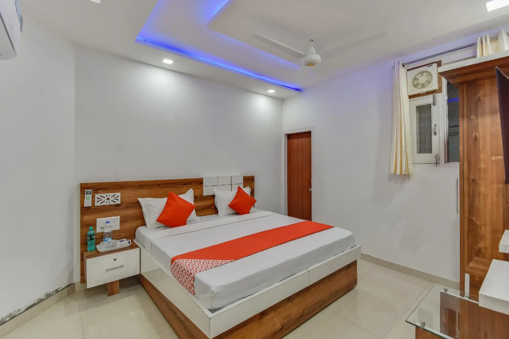 OYO 79401 Relax Inn