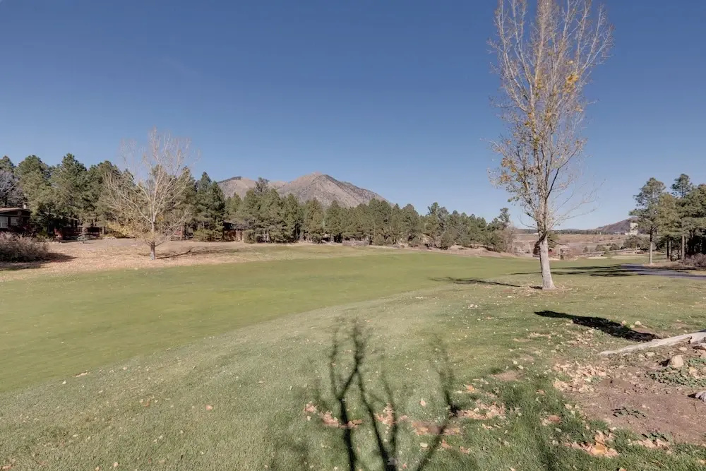 Country Club Home: 18 Mi to Arizona Snowbowl!