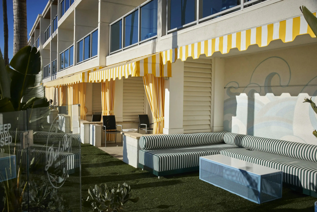Marina del Rey Hotel — фото
