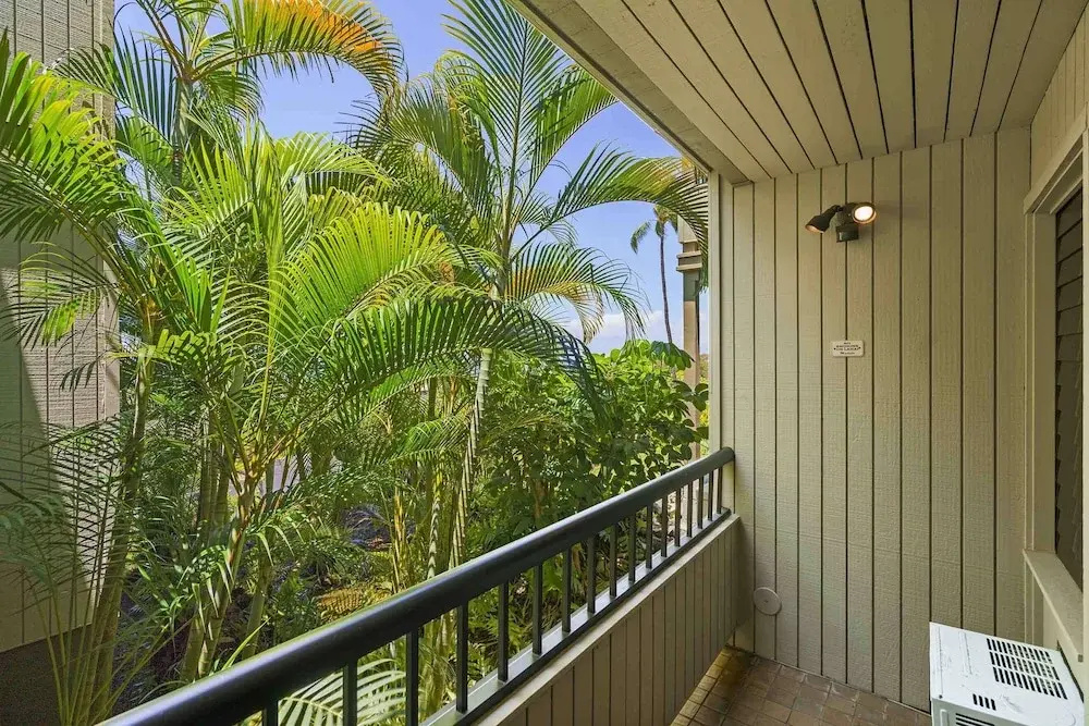 Experience Stunning Ocean Views at Wailea Ekolu 403, Spacious, Wi-fi, Split-ac!