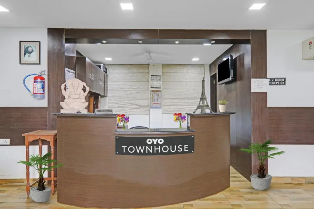 Super OYO Townhouse 973 Jalsa Resort