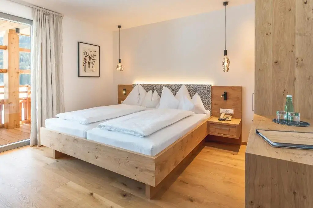 標準雙人房，享有山景，配備雙人床