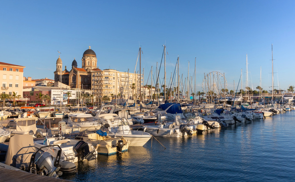 Beach & Waterfront