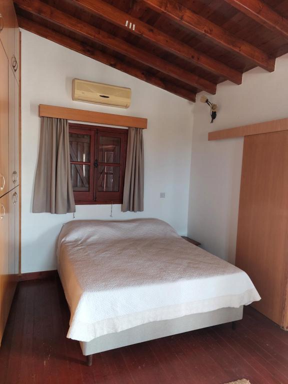 Отель Steni Traditional Studio Apartment, фото 5