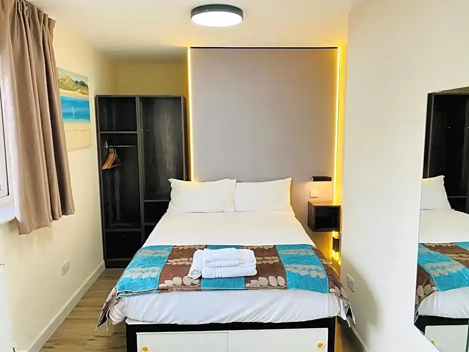 Almond Tree Hotel - Chambres