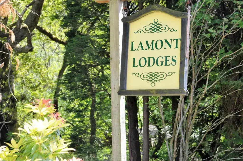 18 Lamont Lodges