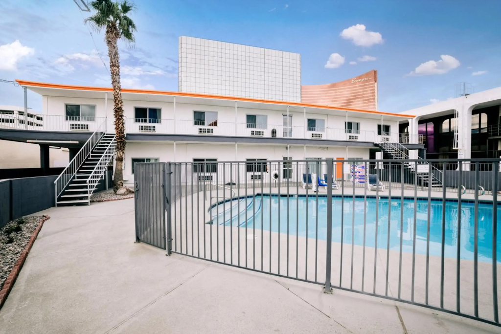 Siegel Select LV Strip-Convention Center