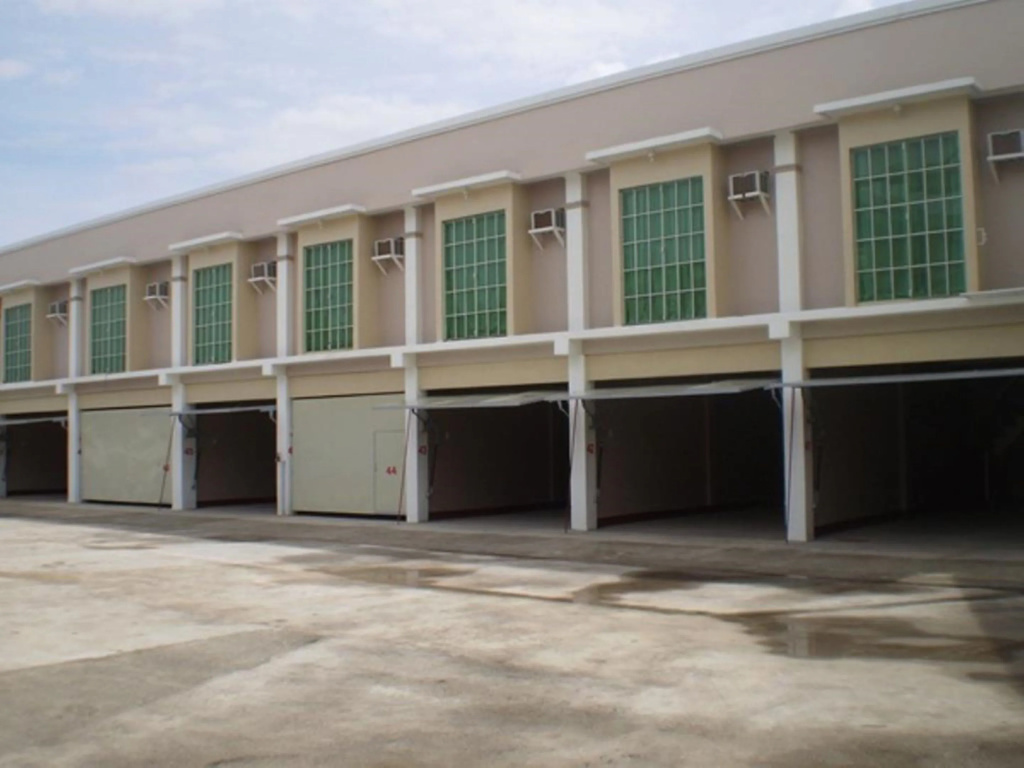 Regal Plaza Drive-Inn