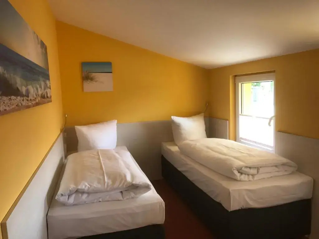 5 Bedrooms Cottage