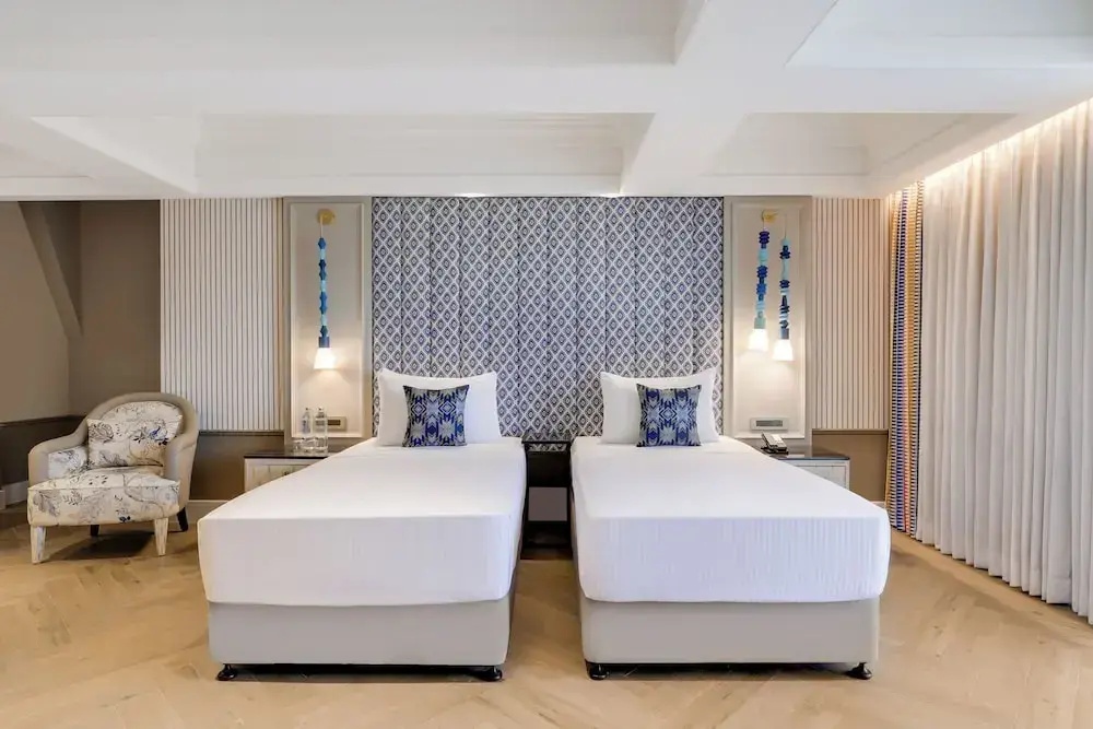 Premium Twin room with balcony (twin beds)