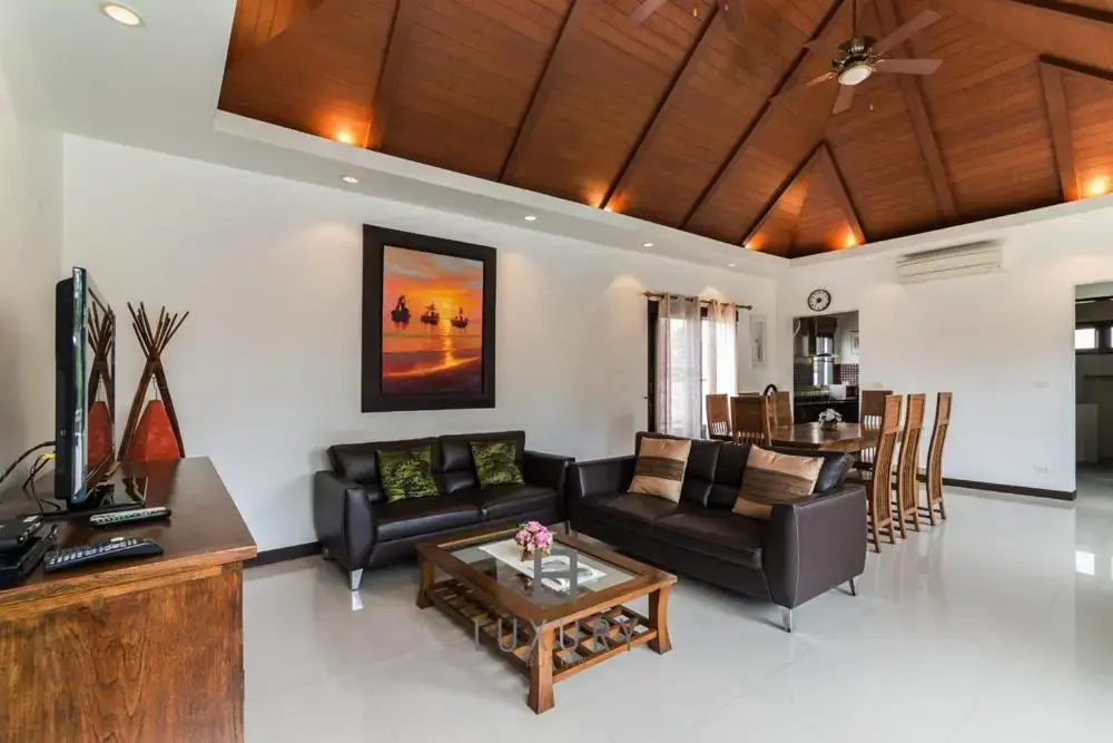 4 Bedroom Private Bali Style Villa HH1
