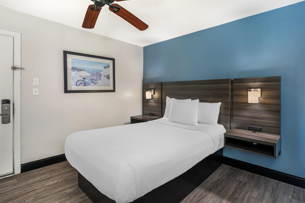 SureStay Hotel by Best Western Virginia Beach Royal Clipper — 4