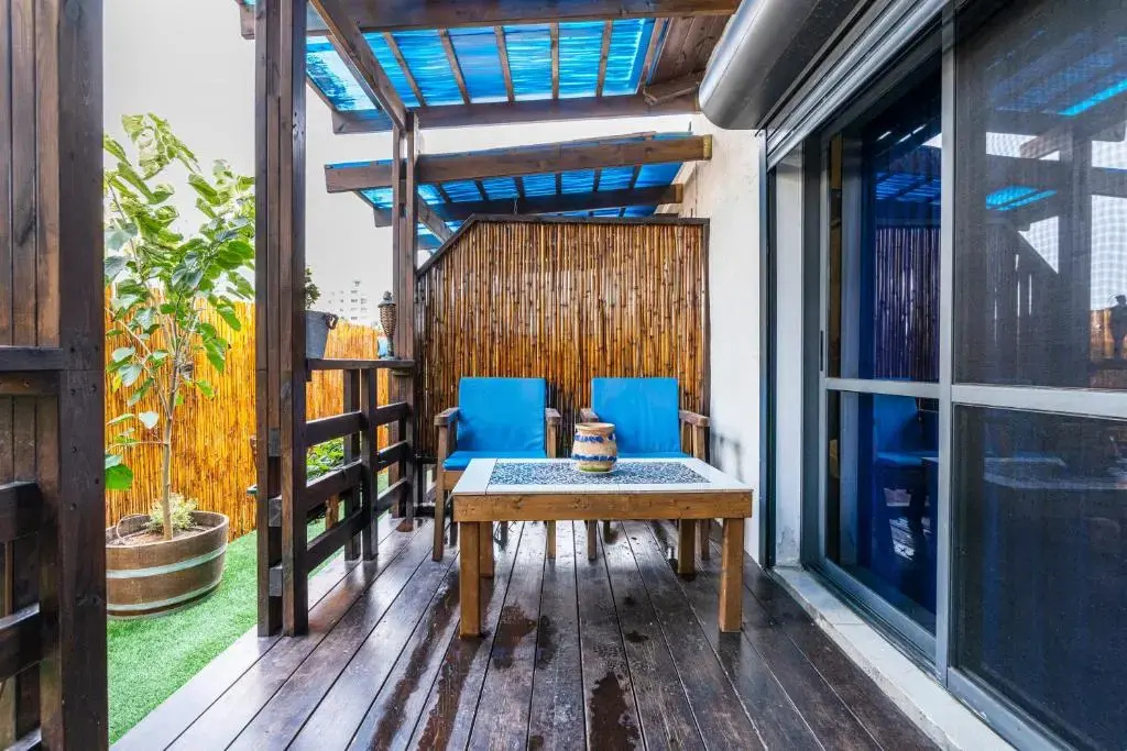 Balcony & Terrace