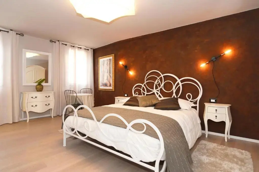 Standard Double room (full double bed)