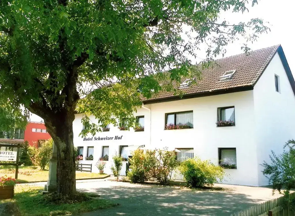 Hotel Schweizer Hof Inh. Fam. Taysi image