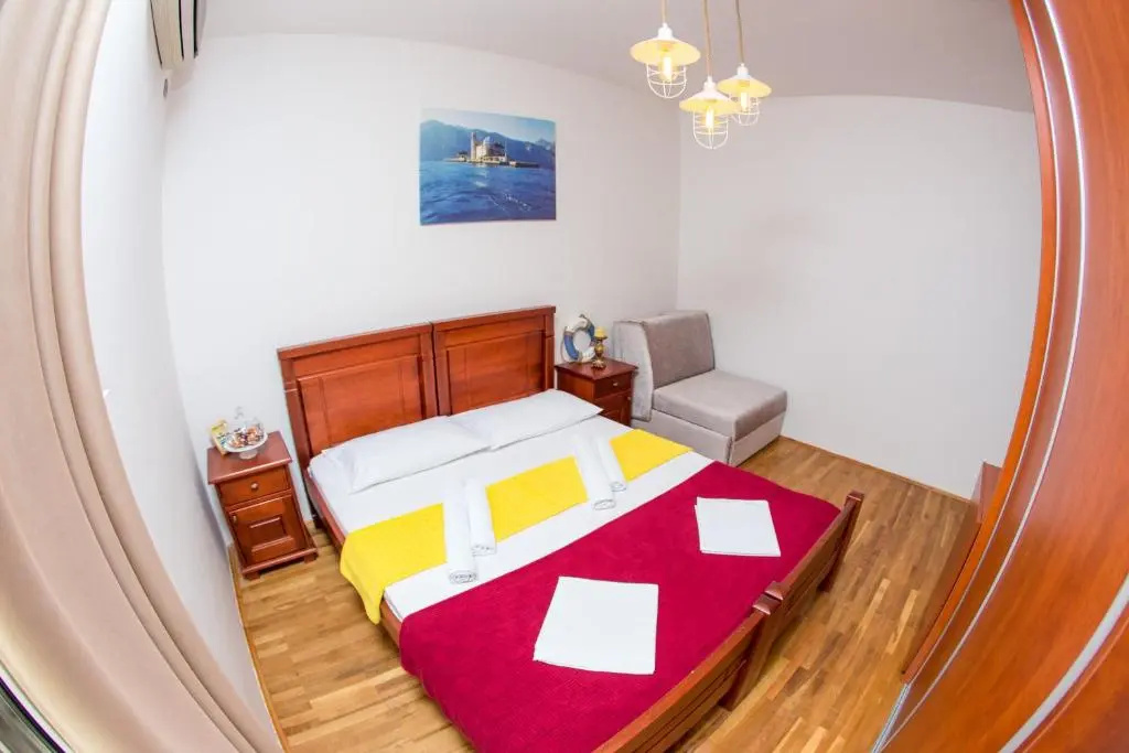 Standard Triple room with balcony