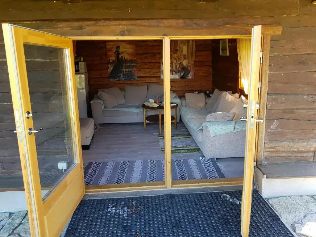 3 Bedrooms Cottage