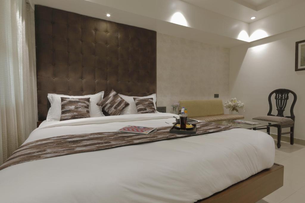 Двухместный номер Deluxe двуспальная кровать в Hotel Ariana Residency