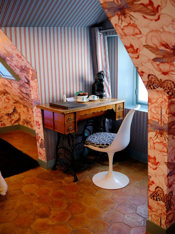 Hôtel du Petit Moulin, Haute Couture hotel by Lacroix 16