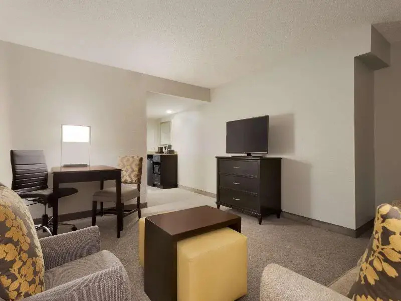 Embassy Suites by Hilton Atlanta Alpharetta - Chambres